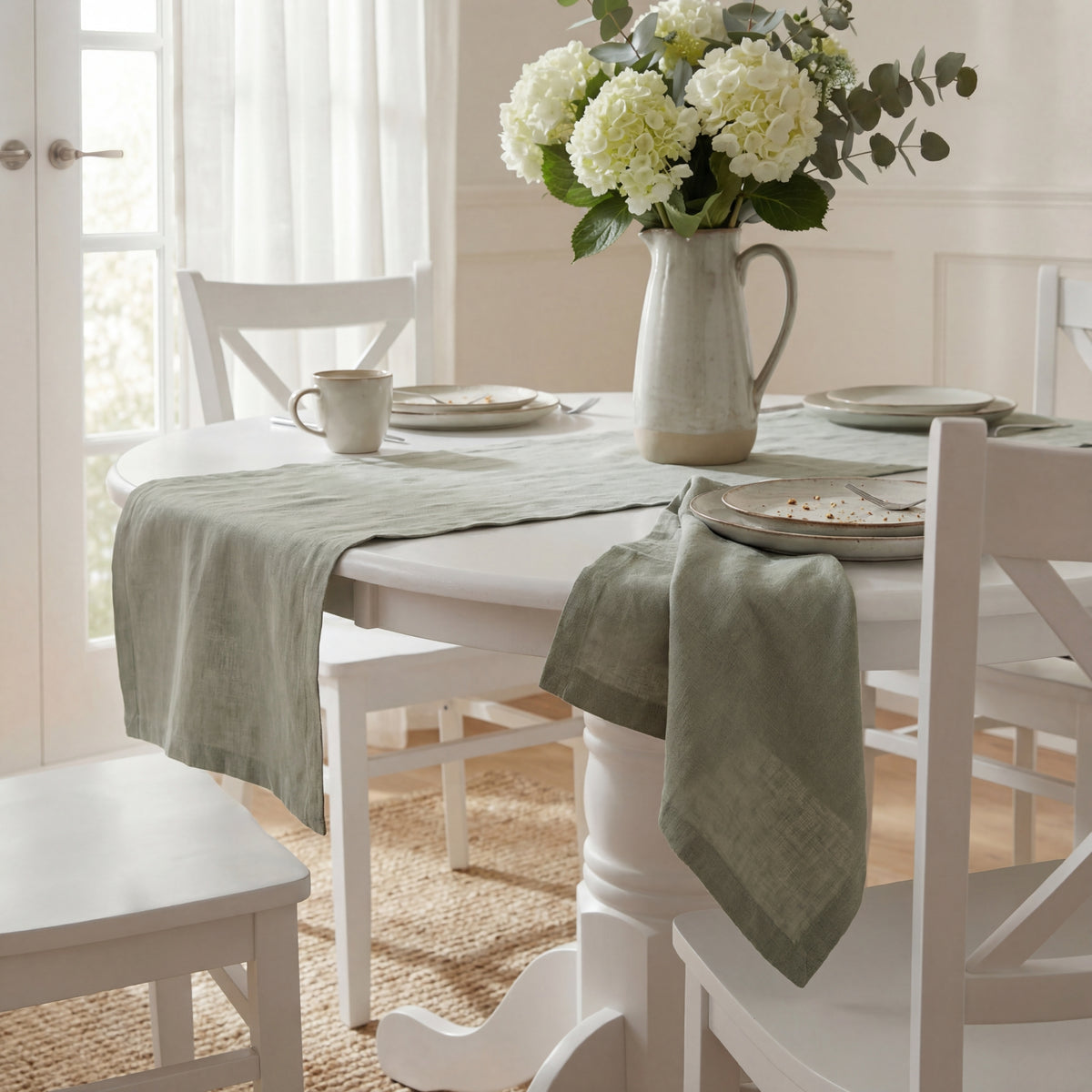 Cairns 106-150cm Extendable Round Hampton Dining Table White