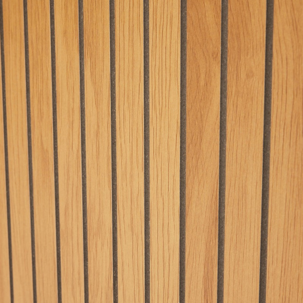 Thomasville 50cm Side Table Oak, close-up of the fluted panel