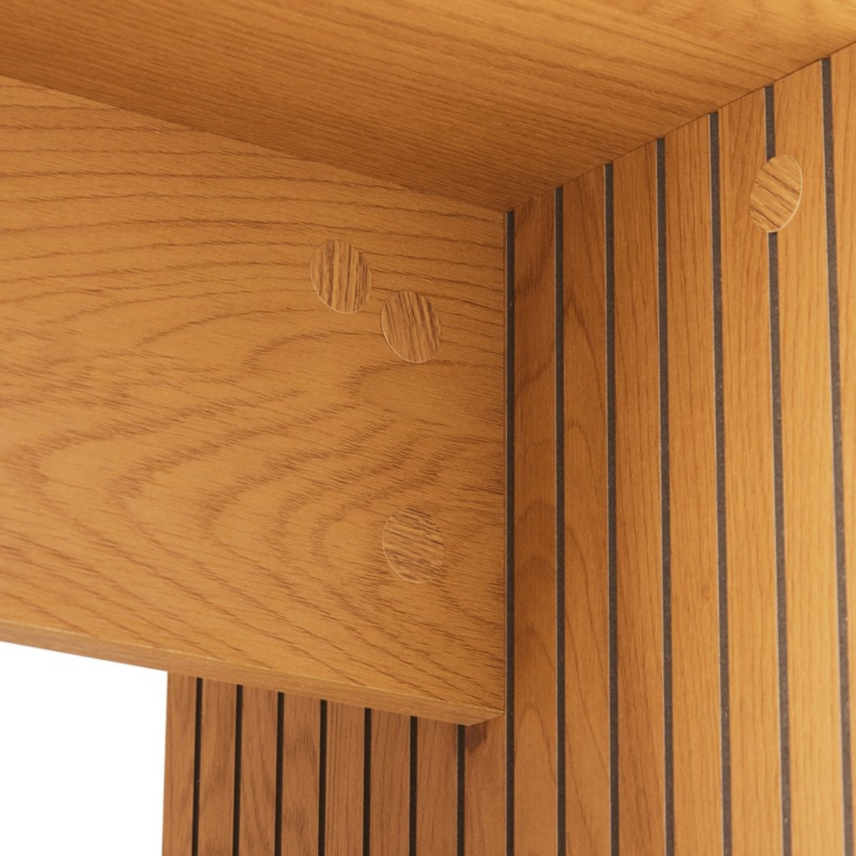 Thomasville 50cm Side Table Oak, close-up underneath the top